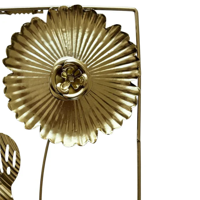 Modern Luxury Flower Shape Metal Wall Art Hanging Décor, Golden Iron (Size: 8x10 Inch)