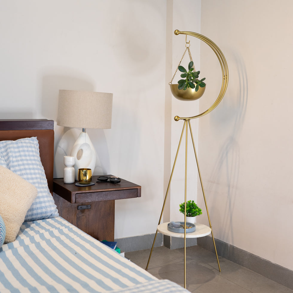 tripod planter - Gold and White Marble