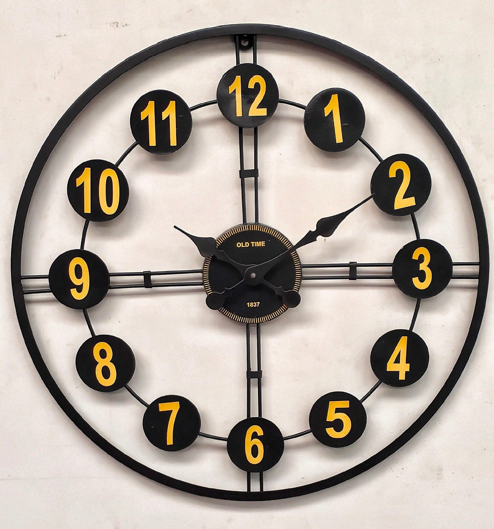 Black Metal Vintage Wall Clock For Living Room And Home
